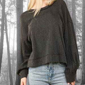 NWT New-In Oversized Boxy Fit Waist Length Sweater Size Medium in Charco…